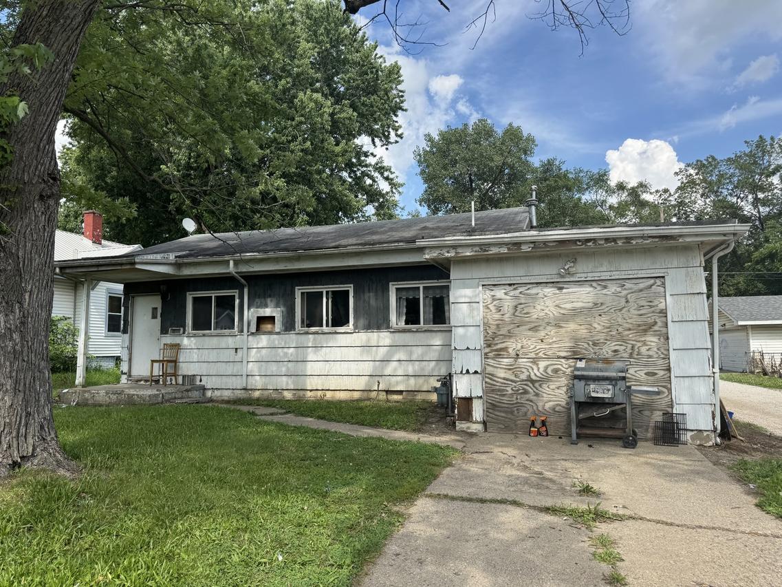 25 State St., Danville, IL 61832