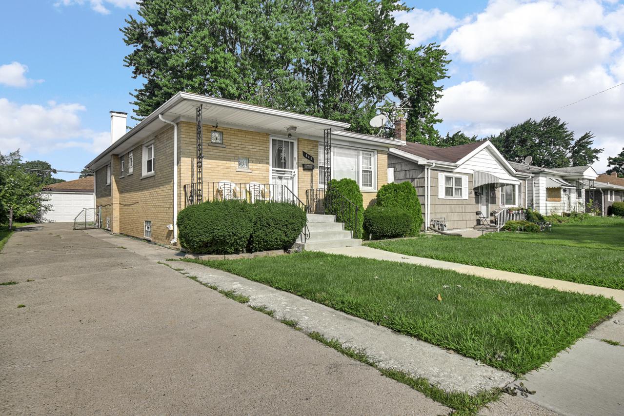 446 Greenbay Ave., Calumet City, IL 60409