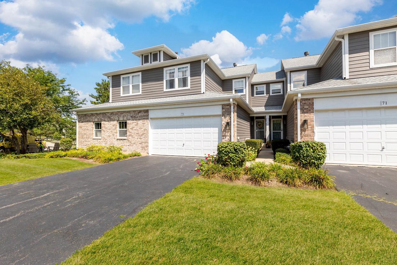 73 Woodview Dr., Glen Ellyn, IL 60137