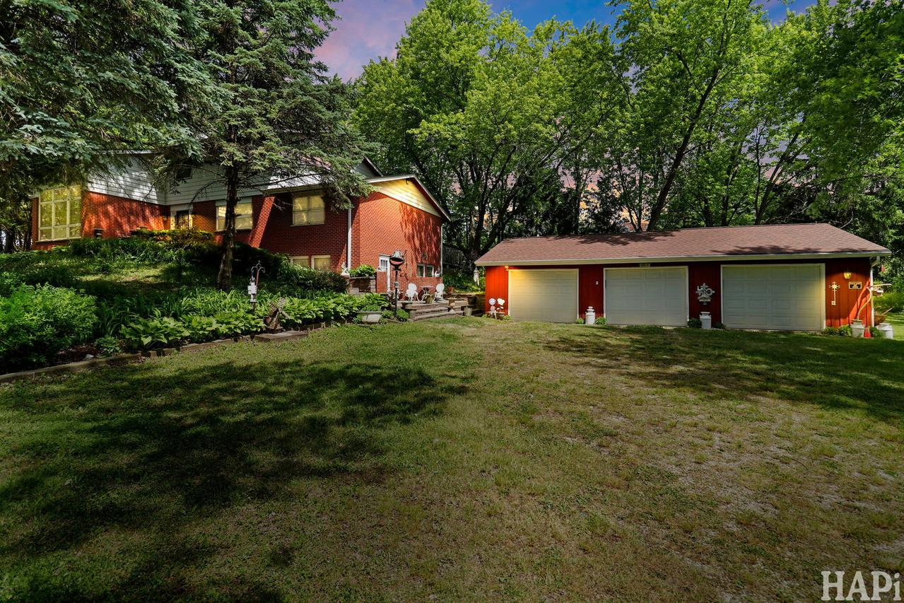 11012 Lucas Rd., Woodstock, IL 60098
