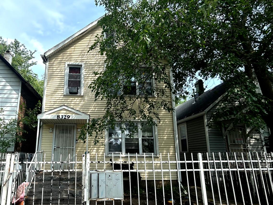8329 S Buffalo Ave., Chicago, IL 60617