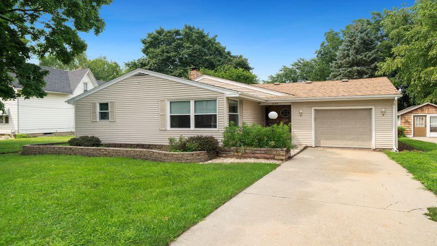 225 E 4th St., Byron, IL 61010