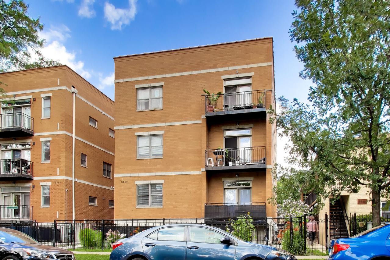 3752 W Leland Ave. #3S, Chicago, IL 60625