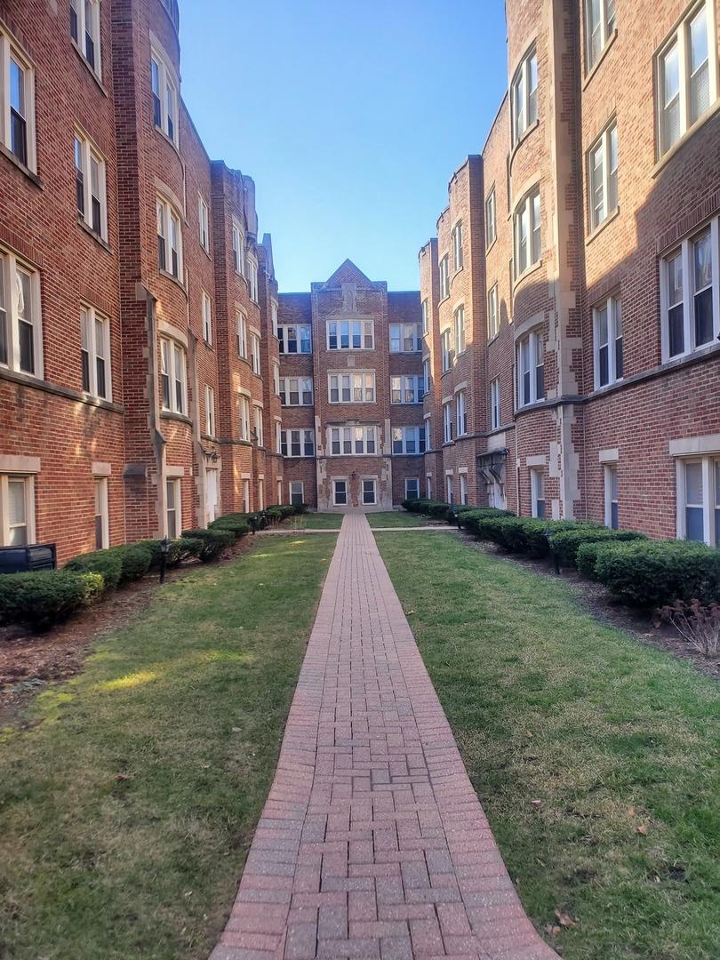 50 N Menard Ave. #A2, Chicago, IL 60644