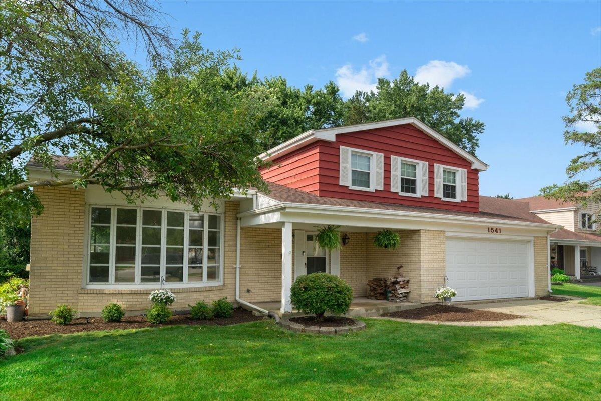 1541 E Lake Louise Dr., Palatine, IL 60074