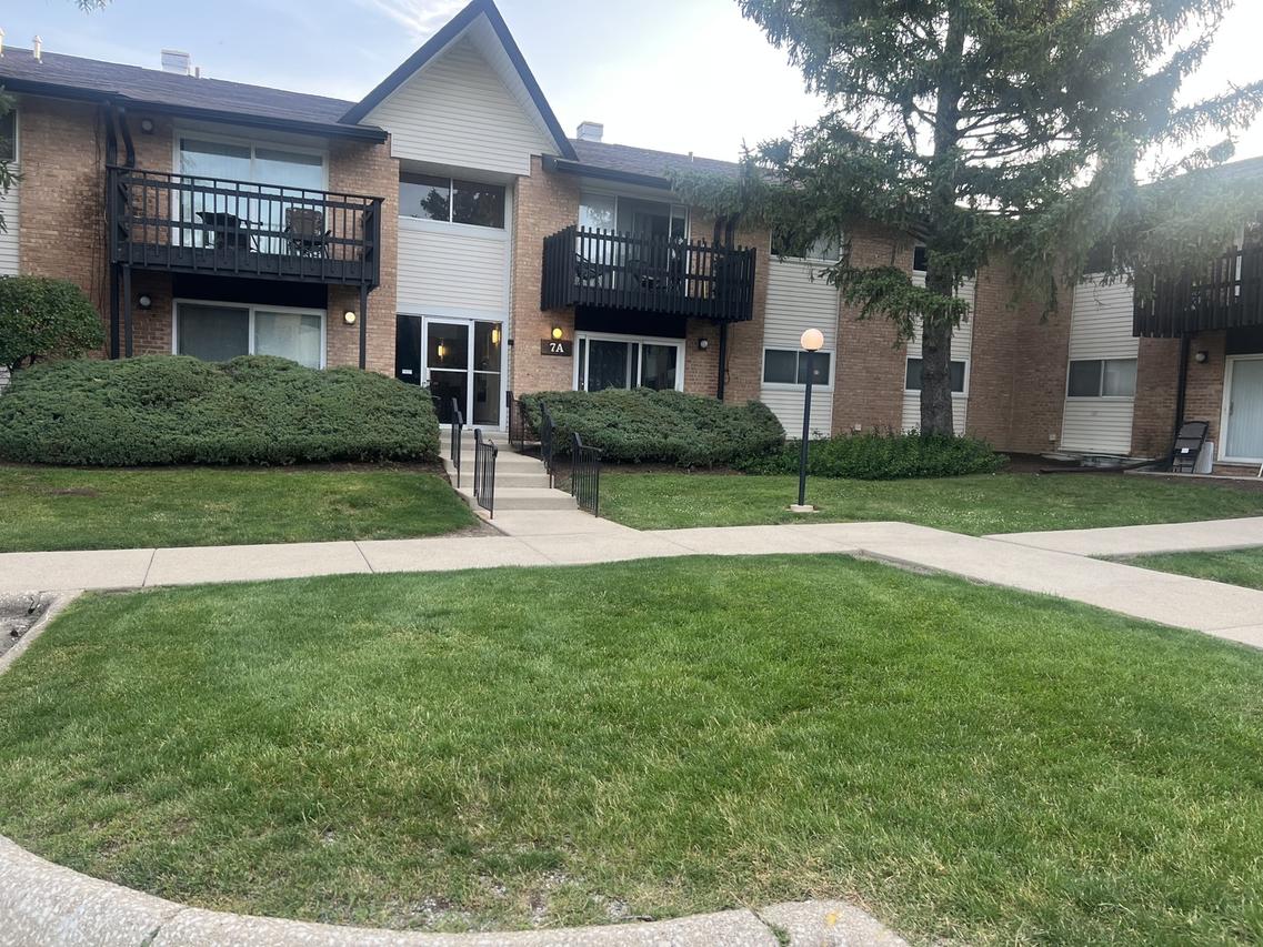 7A Kingery Quarter Dr. #101, Willowbrook, IL 60527