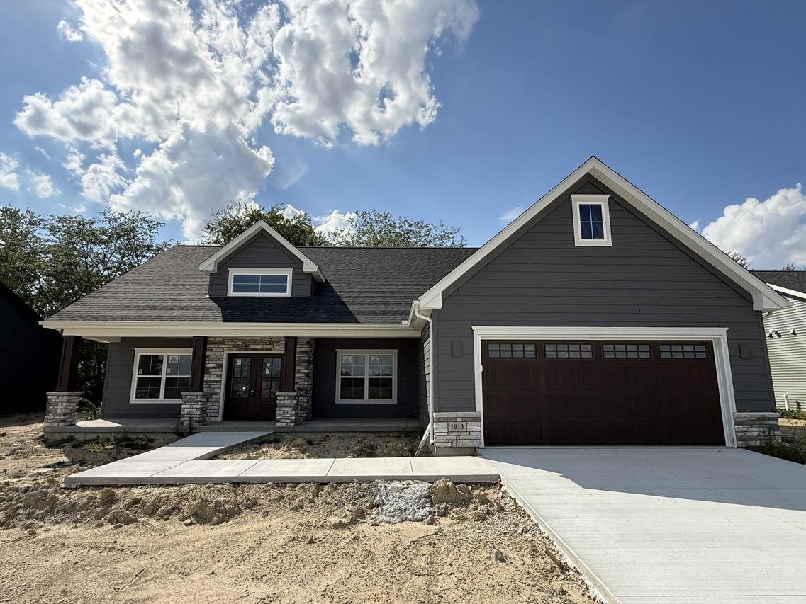 1913 S Stone Creek Blvd., Urbana, IL 61802