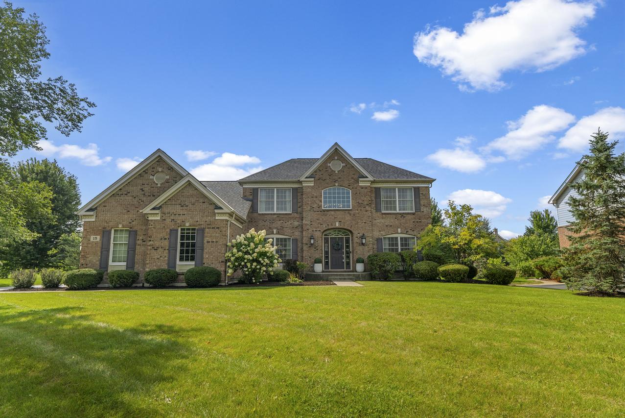15 Glacier Cir., South Barrington, IL 60010