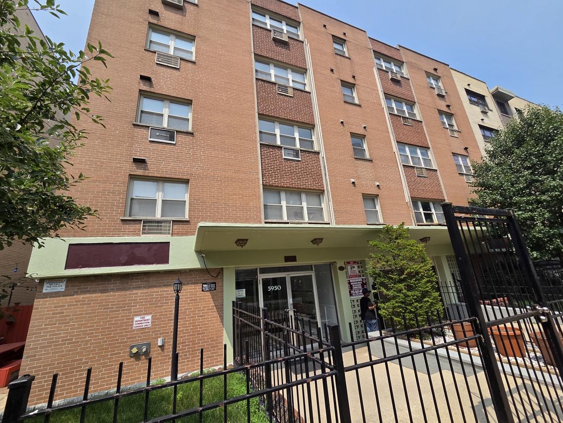 5950 N Kenmore Ave. #505, Chicago, IL 60660