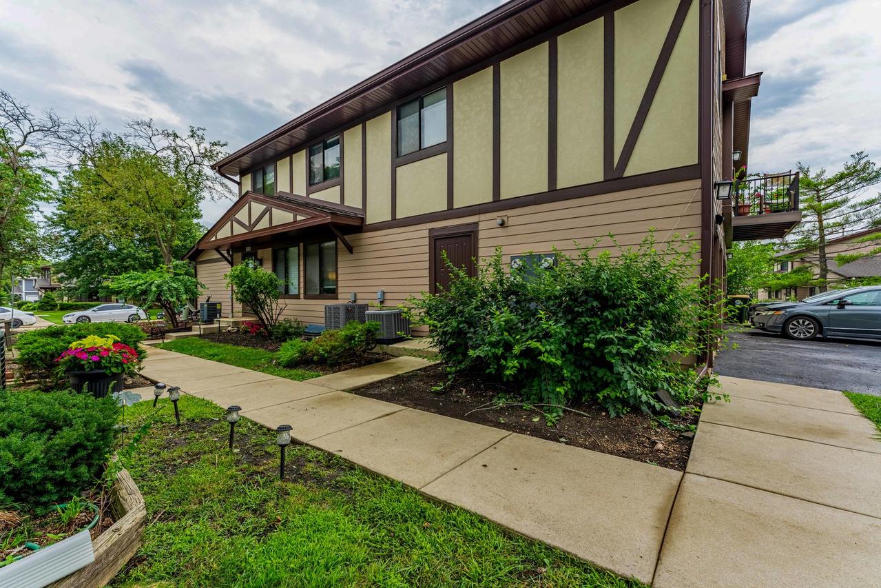 6236 Gold Cir., Hanover Park, IL 60133