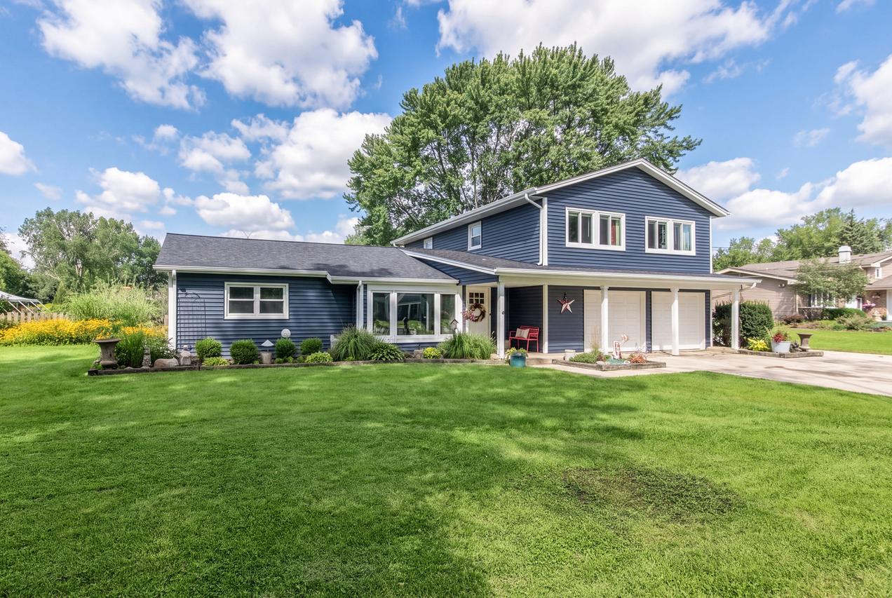 1012 Martha St., Elk Grove Village, IL 60007