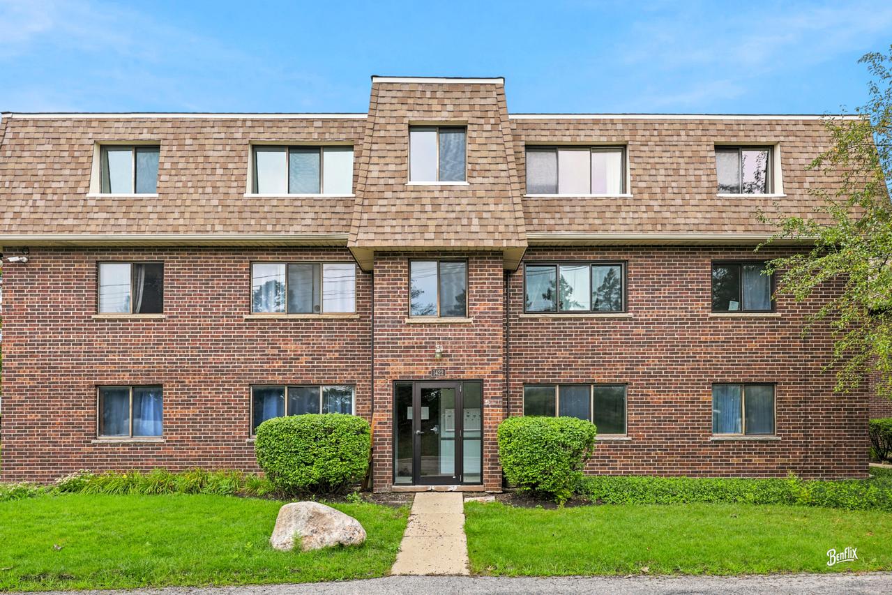 1422 Carol Ct. #3A, Palatine, IL 60074