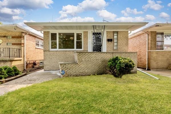 8151 S Commercial Ave., Chicago, IL 60617