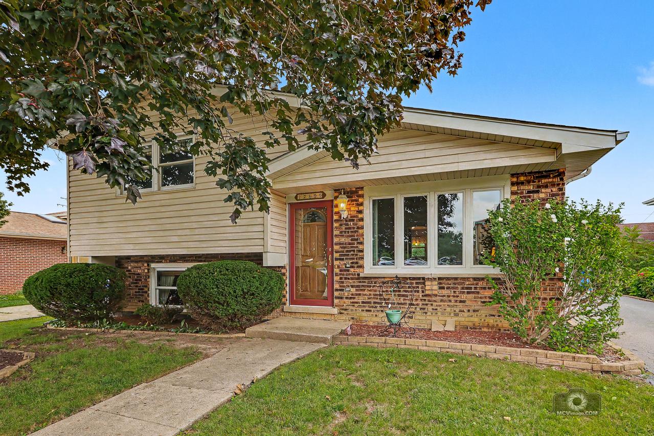 12855 Crestbrook Ct., Crestwood, IL 60418