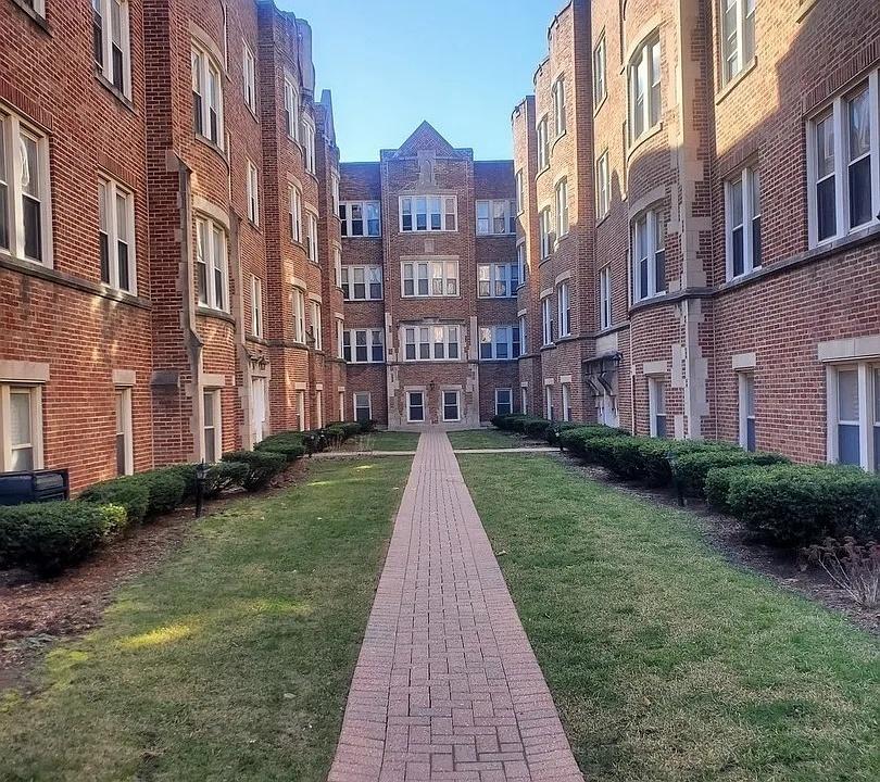 40 N Menard Ave. #1A, Chicago, IL 60644