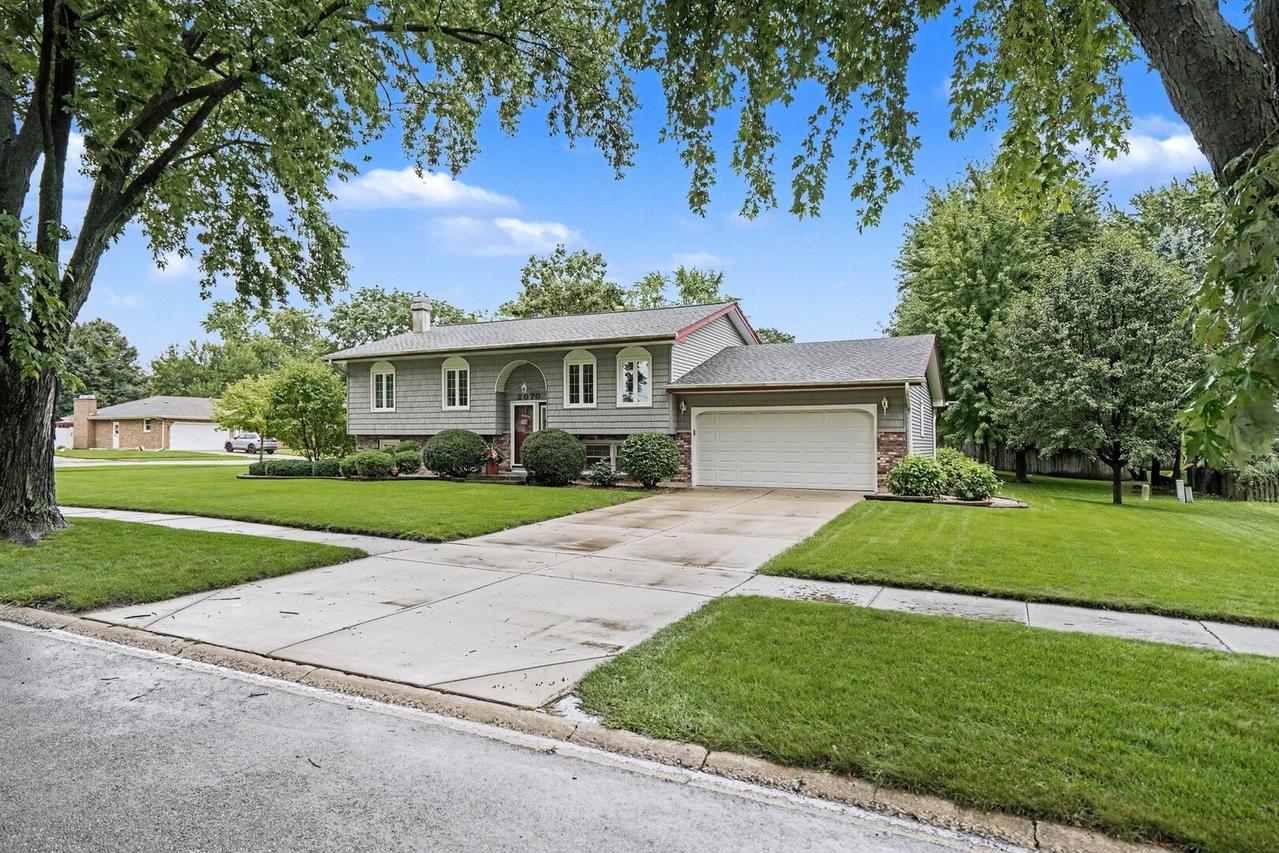 2070 Sapphire Ln., Aurora, IL 60506