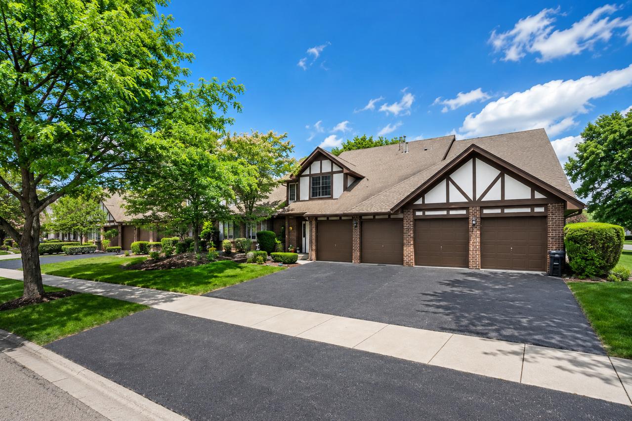18075 Royal Oak Ct. #2S, Tinley Park, IL 60477