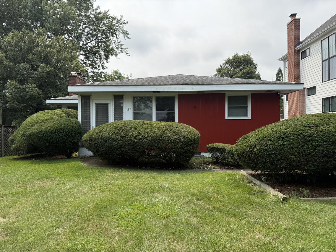 137 Chicago Ave., Clarendon Hills, IL 60514