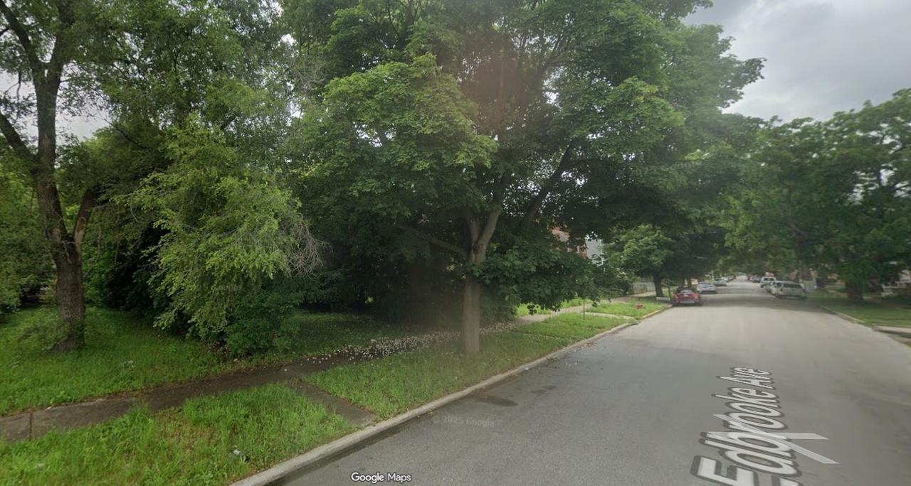 11221 S Edbrooke Ave., Chicago, IL 60628