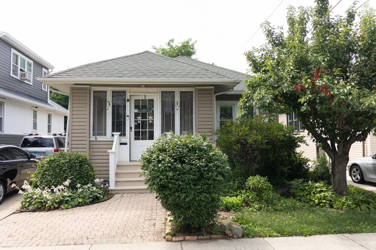 1280 S Cora St., Des Plaines, IL 60018
