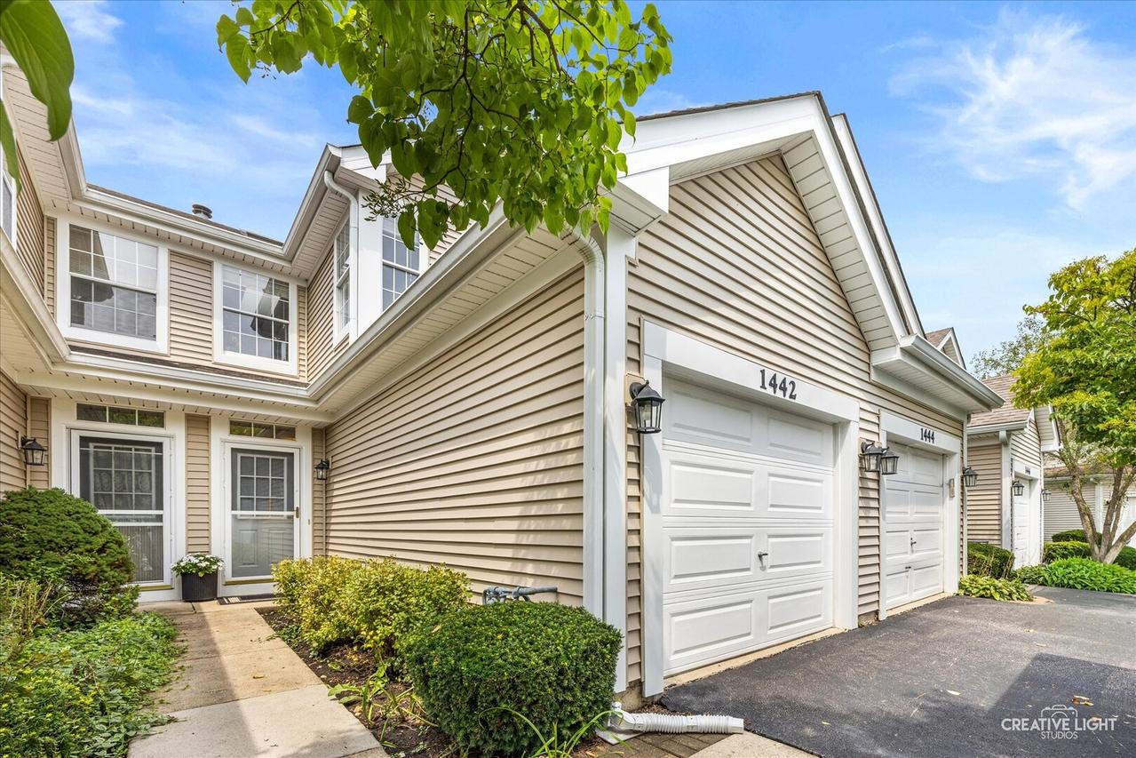 1442 Walnut Hill Ave., St. Charles, IL 60174