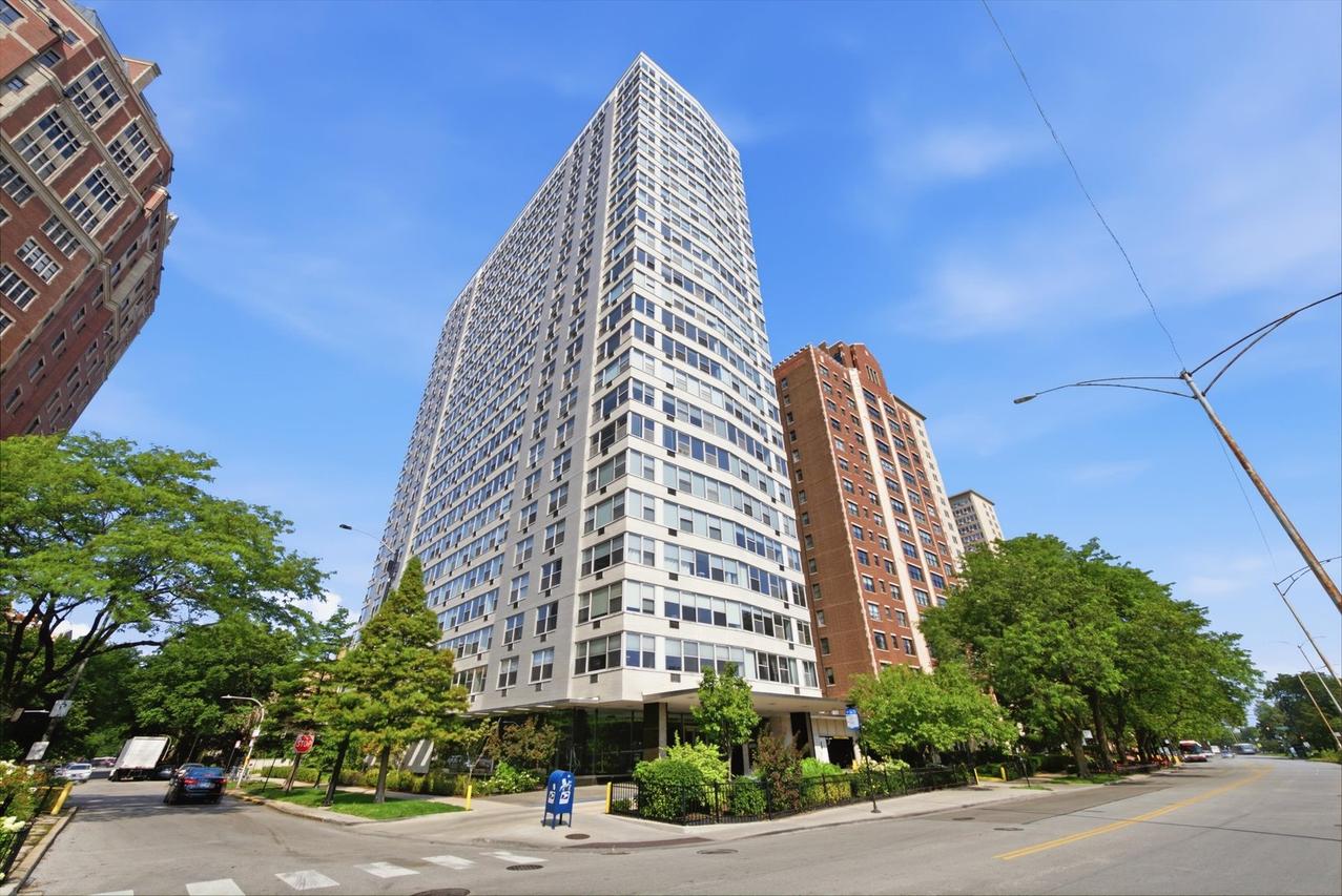 3900 N Lake Shore Dr. #4B, Chicago, IL 60613