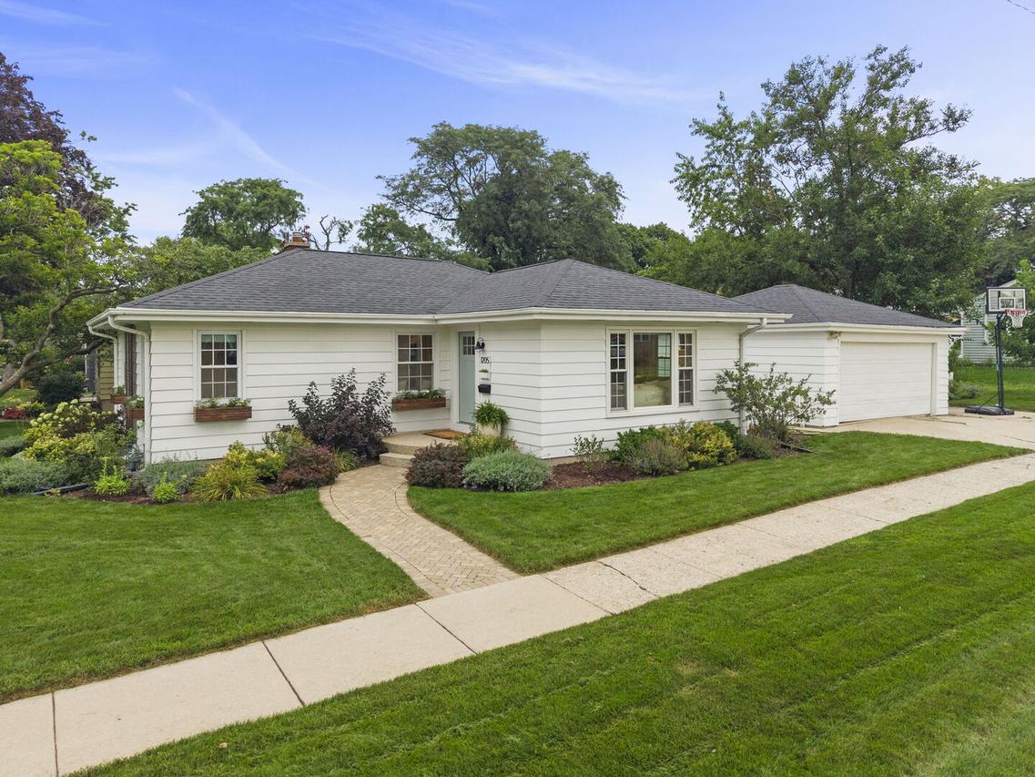 1205 E Evergreen St., Wheaton, IL 60187