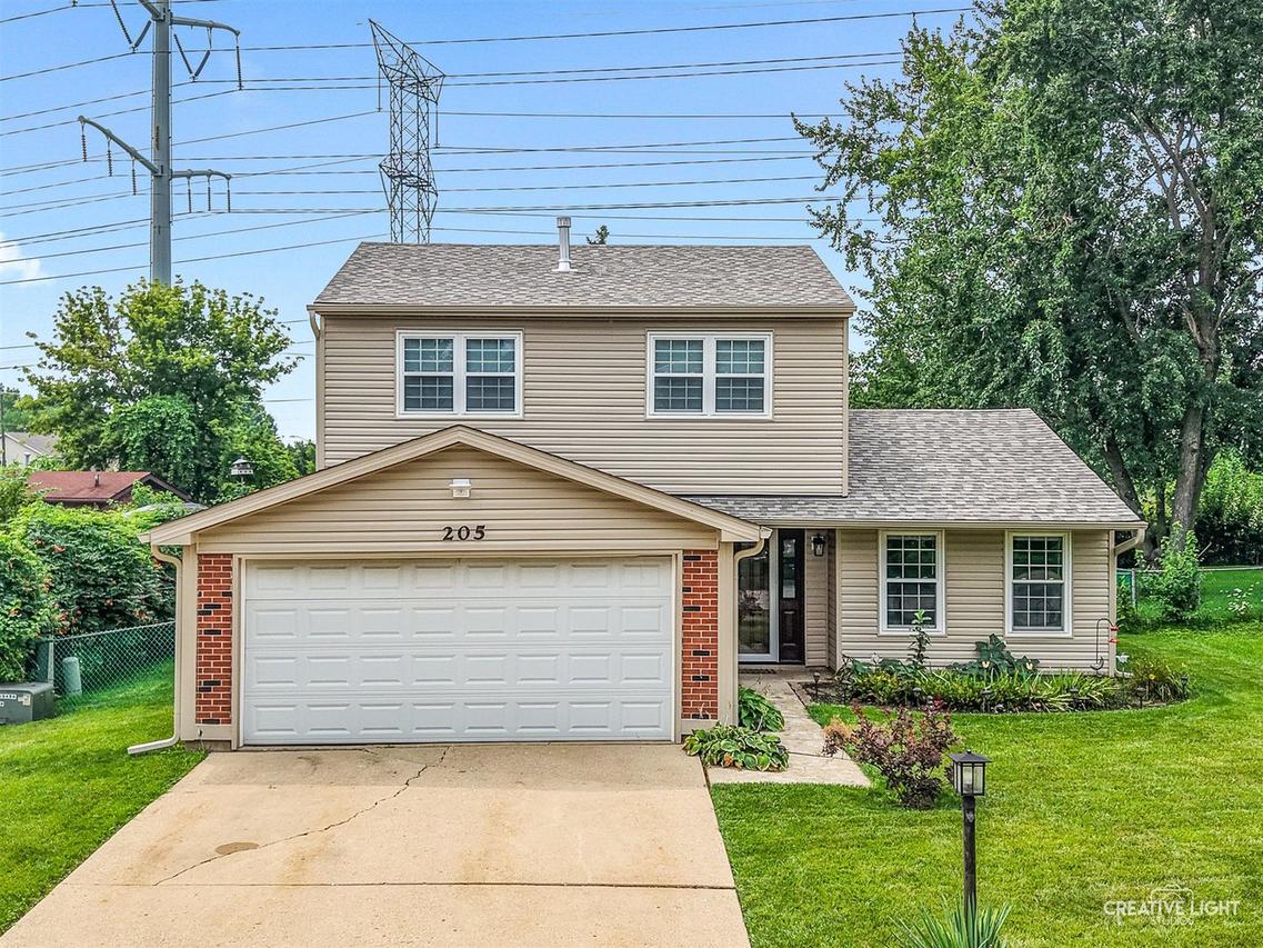 205 Yellow Pine Dr., Bolingbrook, IL 60440