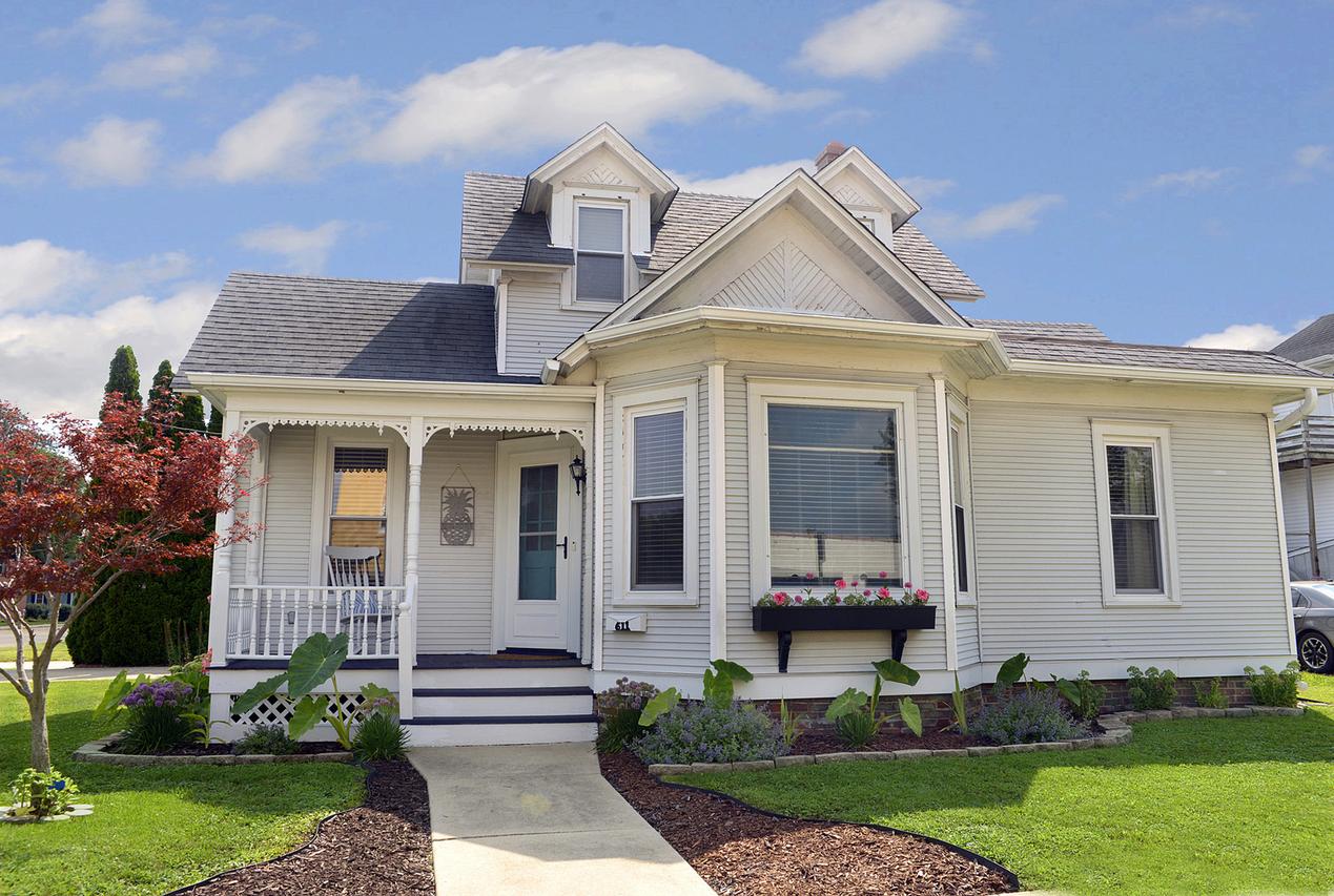611 6th Ave., Mendota, IL 61342