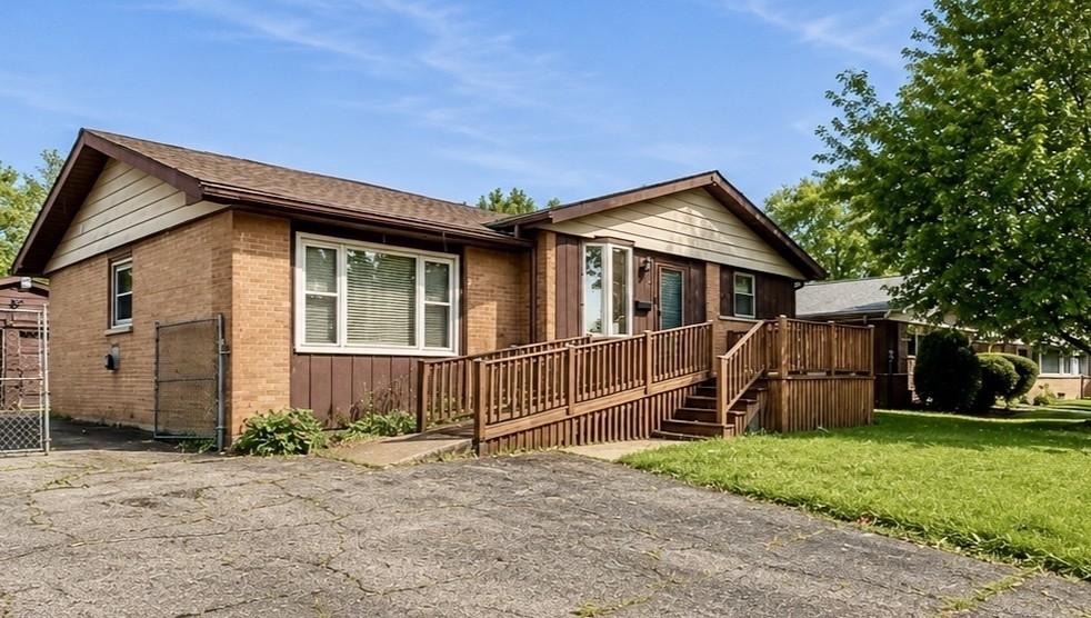 4323 Mann St., Oak Forest, IL 60452