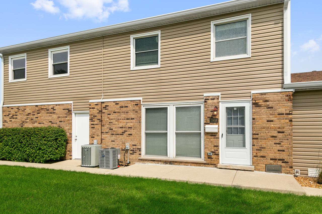 7969 164th Ct., Tinley Park, IL 60477