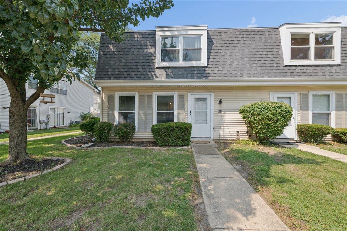 21 Fernwood Dr. #21U, Bolingbrook, IL 60440