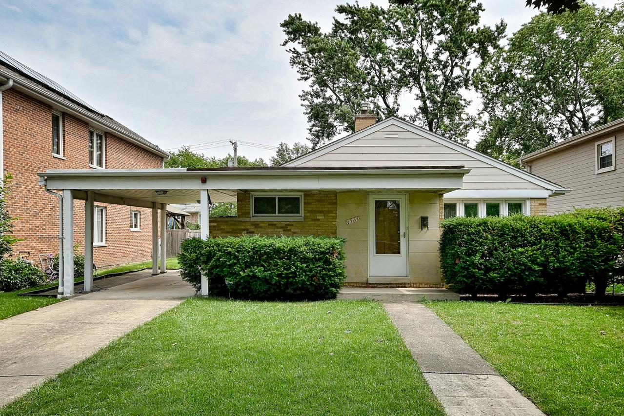 1705 S Ashland Ave., Park Ridge, IL 60068