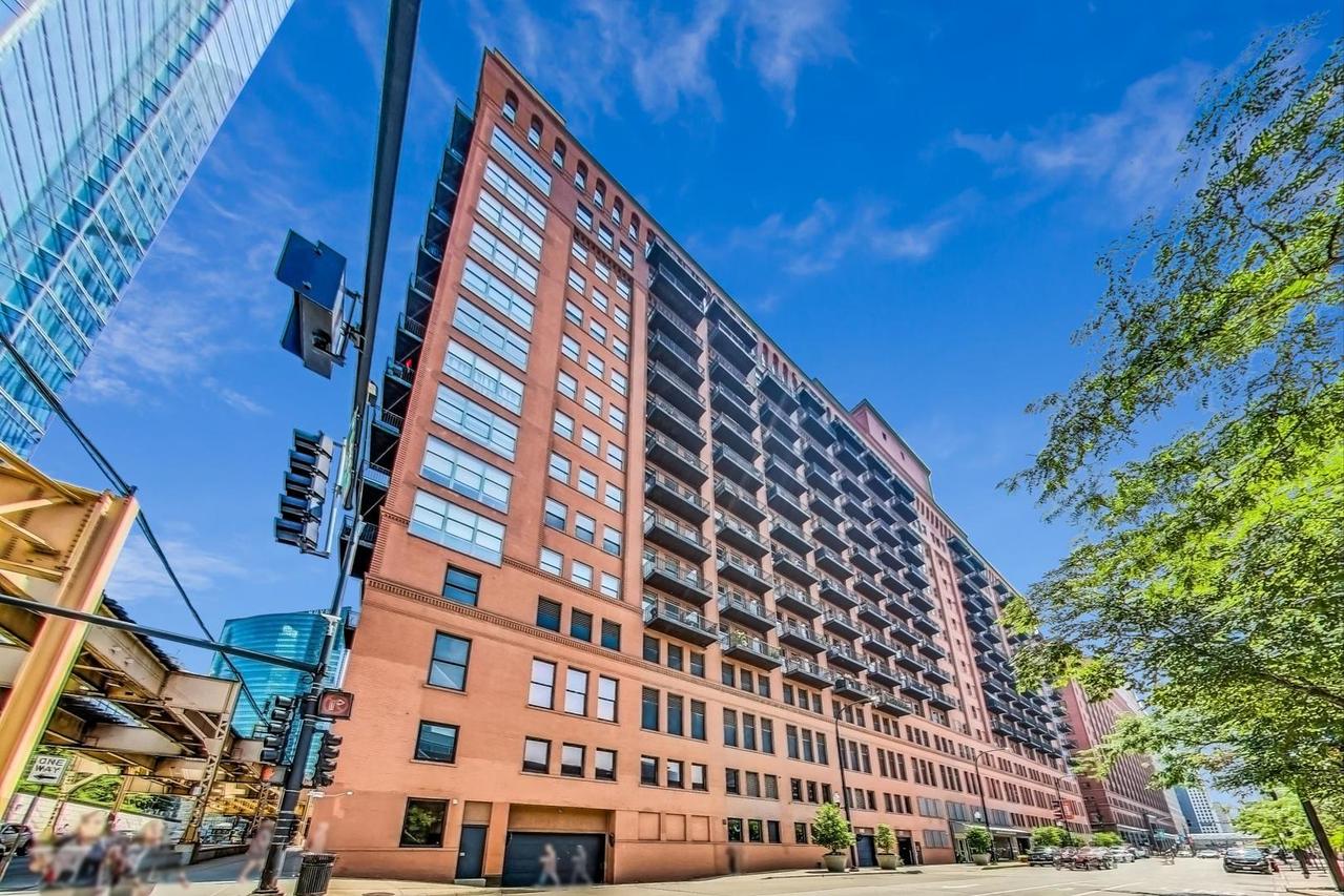 165 N Canal St. #1426, Chicago, IL 60606