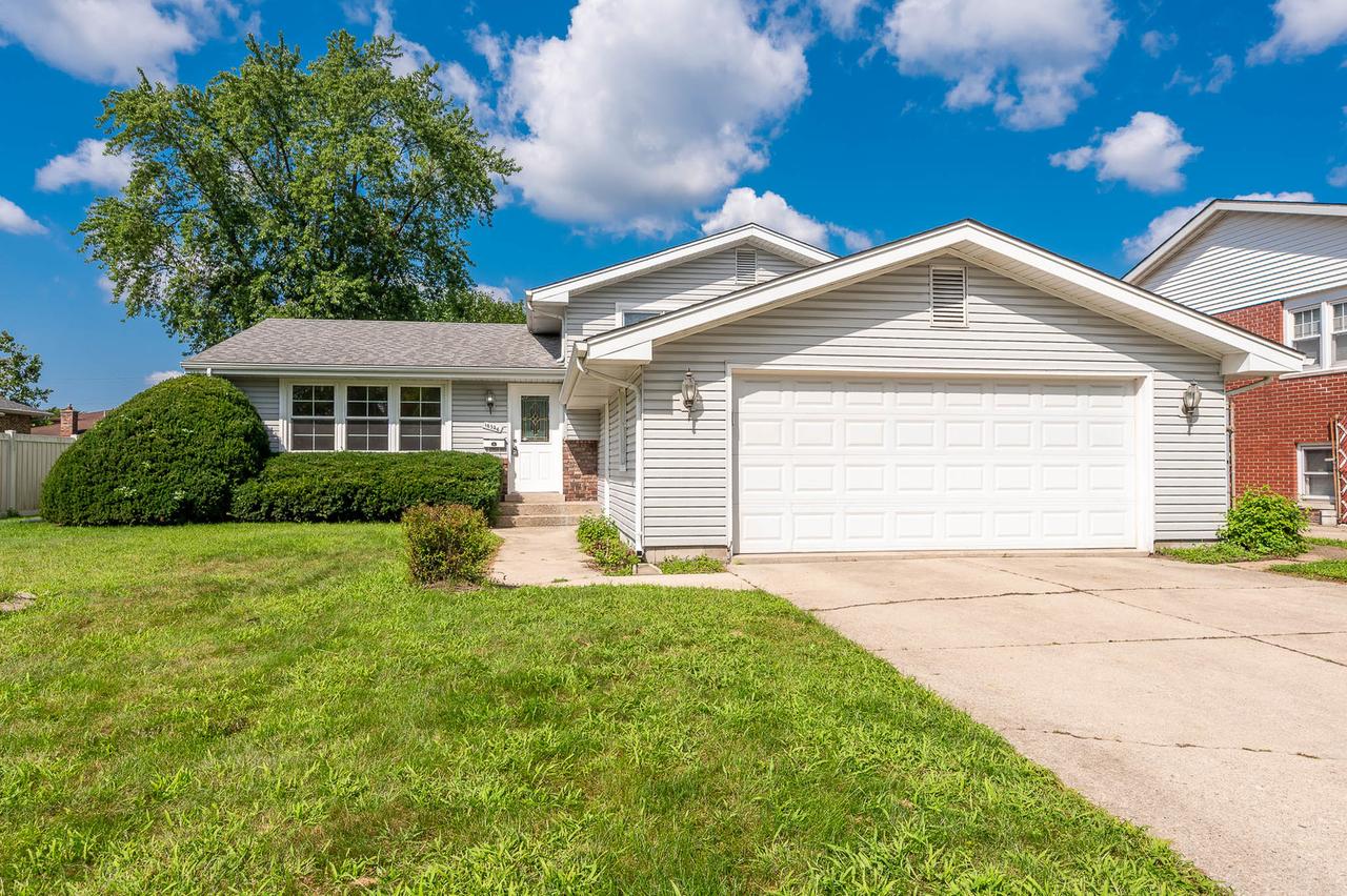 18326 Bock Rd., Lansing, IL 60438