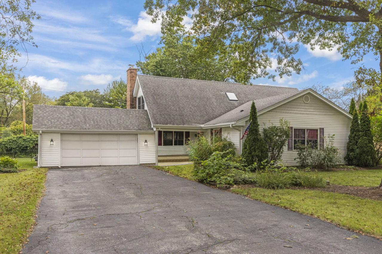 5N104 Meadow Dr., St. Charles, IL 60175