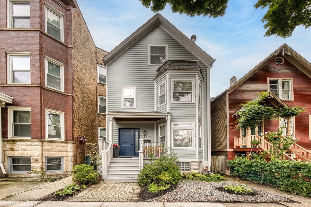 3719 N Janssen Ave., Chicago, IL 60613