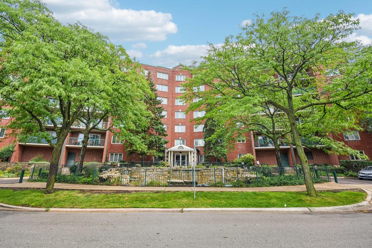 8580 W Foster Ave. #206, Norridge, IL 60706