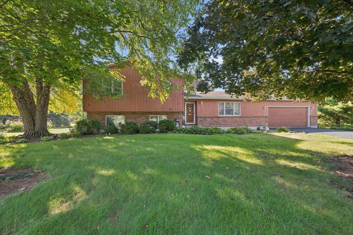 12504 Pine Dr., Genoa, IL 60135