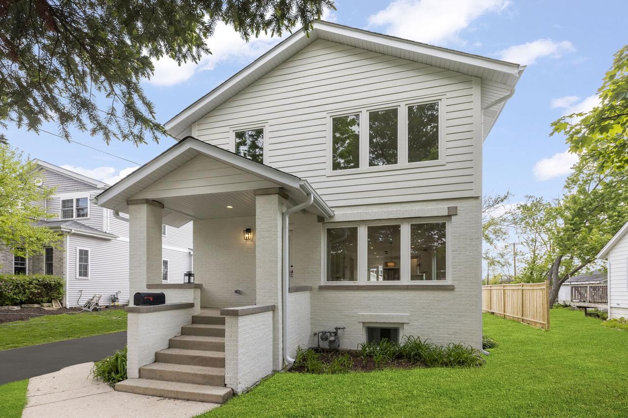 118 N President St., Wheaton, IL 60187