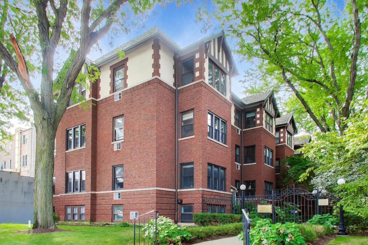 815 Lake St. #1S, Oak Park, IL 60301