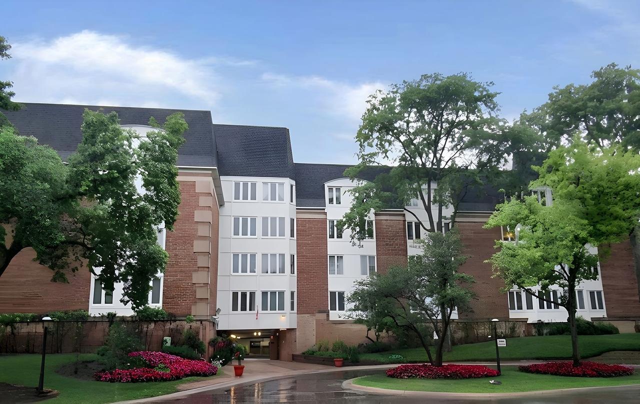 150 Lake Blvd. #118, Buffalo Grove, IL 60089