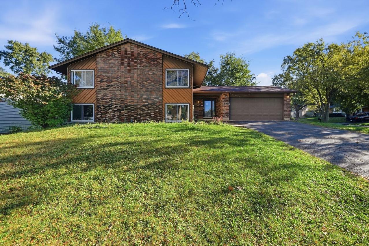 714 Dorchester Dr., Bolingbrook, IL 60440