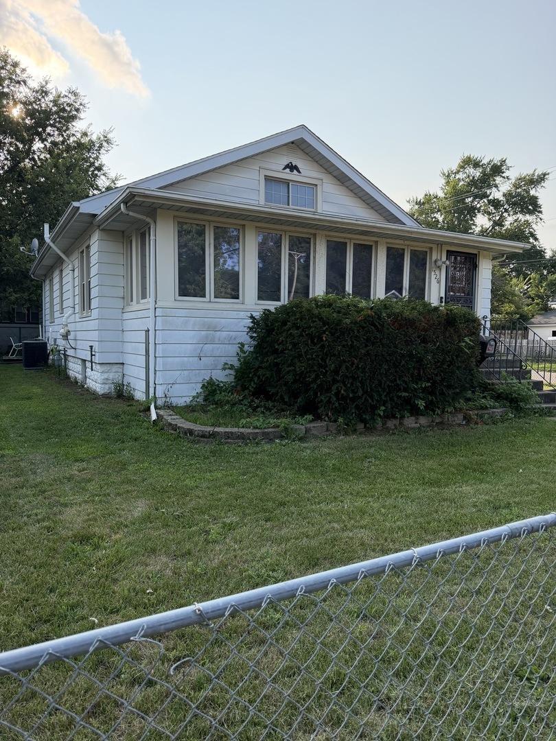 1526 Price St., Rockford, IL 61103