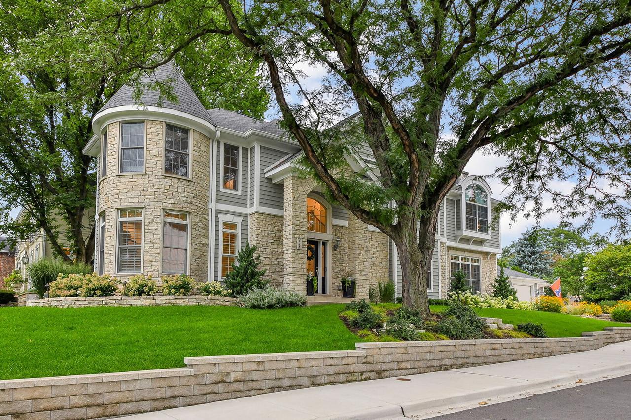 798 Highview Ave., Glen Ellyn, IL 60137