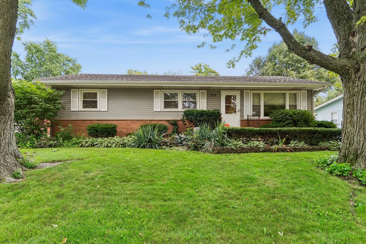 777 Redwood Dr., Aurora, IL 60506