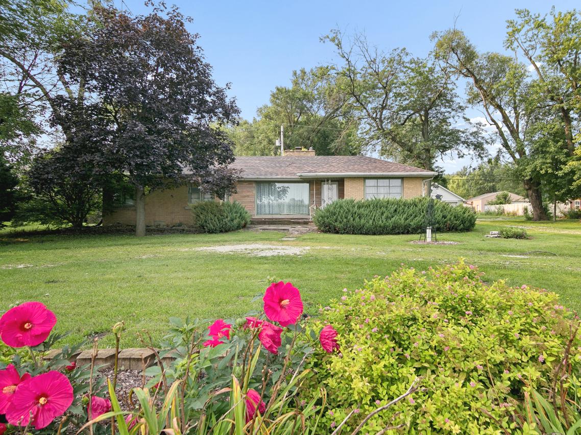2098 W 2000s Rd., Kankakee, IL 60901