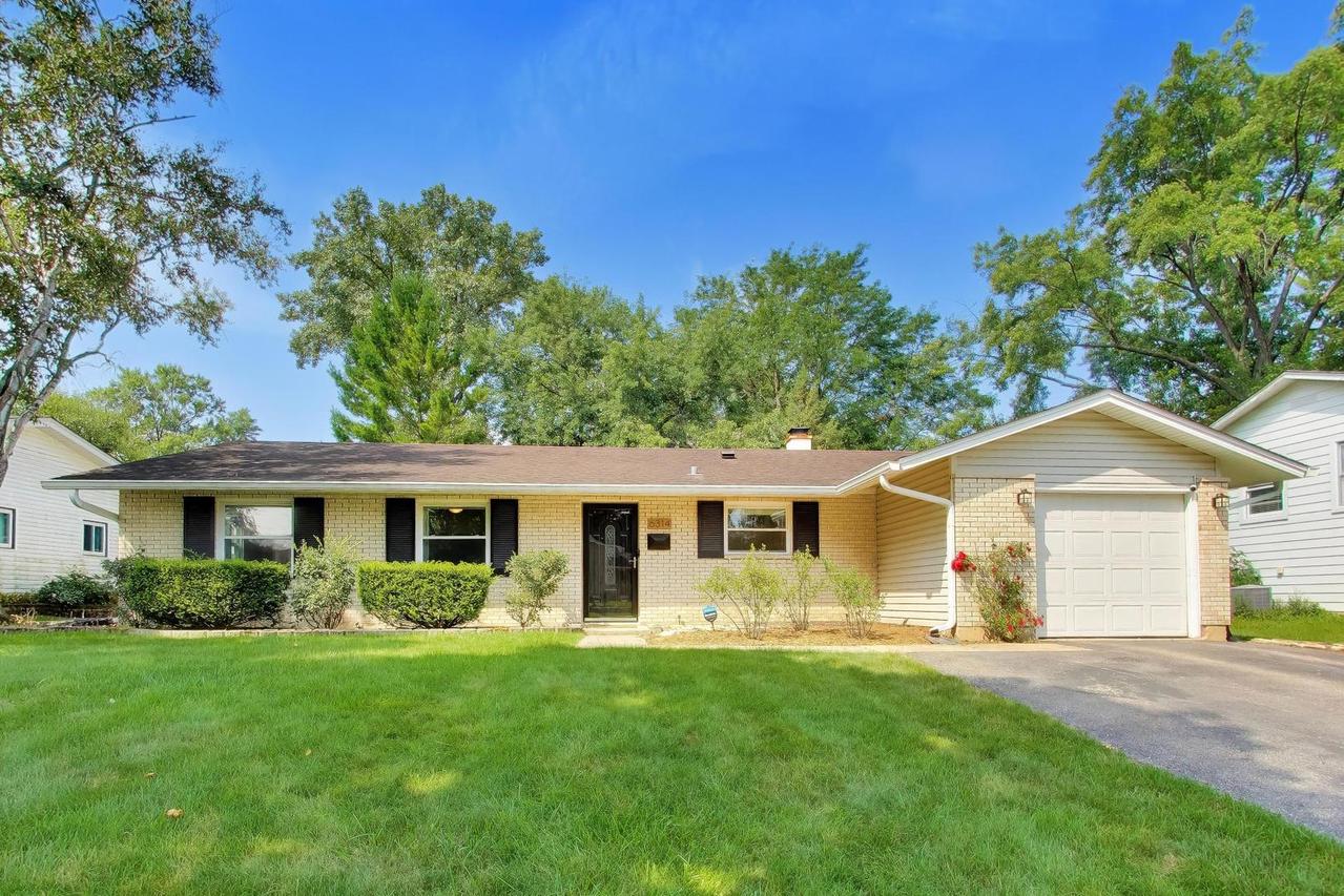 6314 Winston Dr., Woodridge, IL 60517