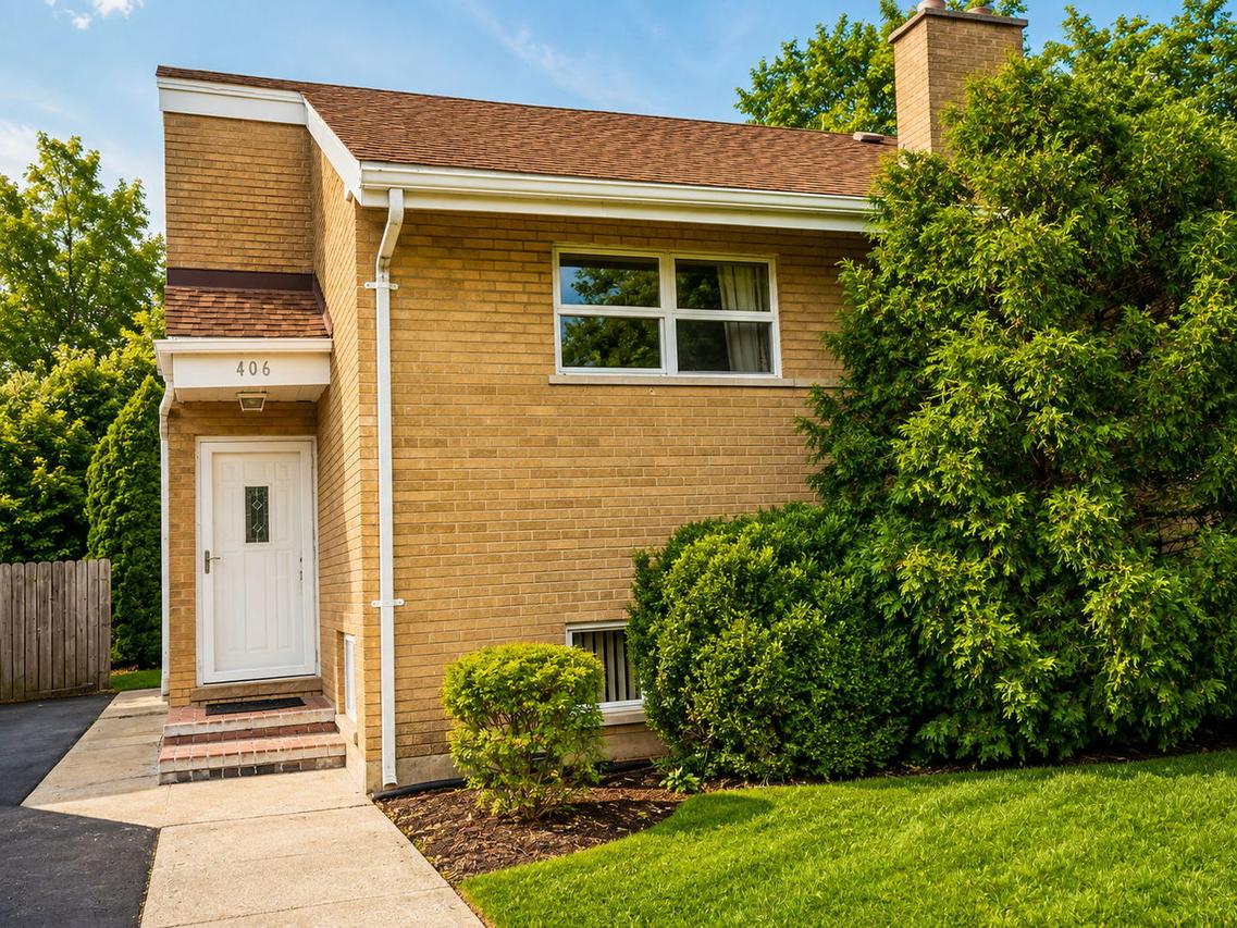 406 N Gerard Ave., Villa Park, IL 60181