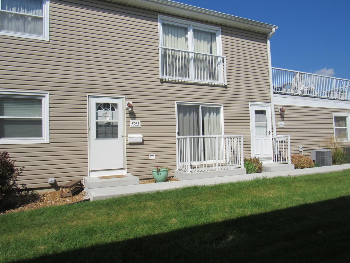 7933 163rd Pl. #126, Tinley Park, IL 60477